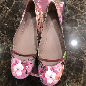 Gucci flats